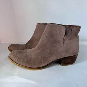 Women’s Lucky Brand Tan Suede Ankle Boots Size 8.5